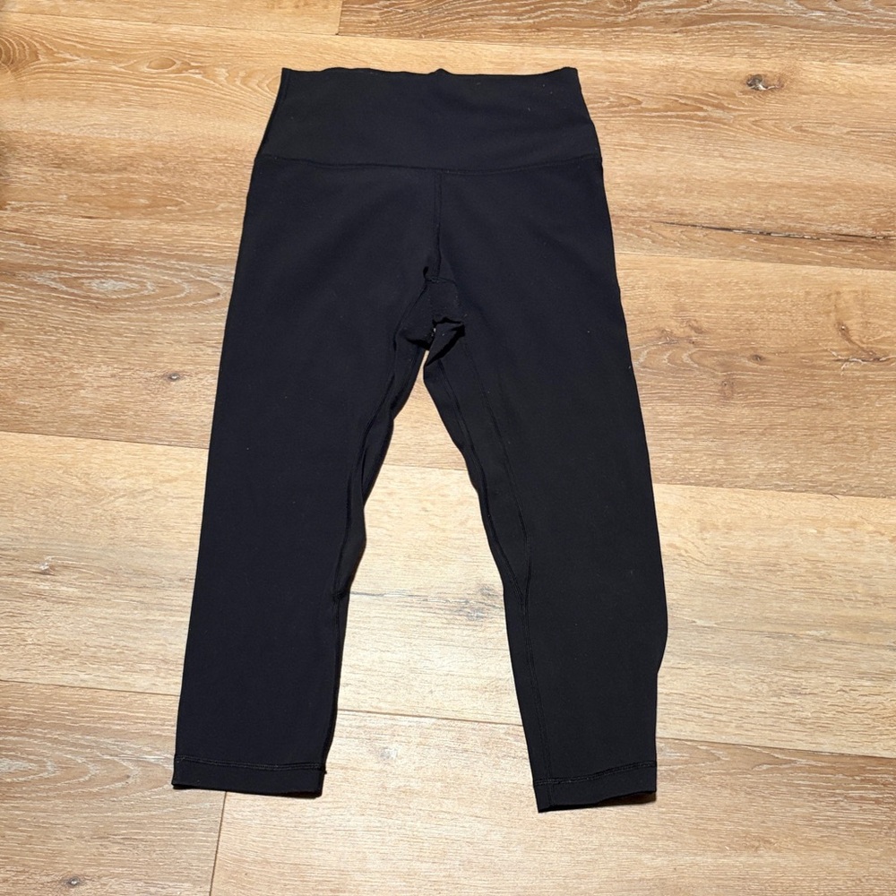 Lululemon black leggings crop 21 - Picture 2 of 7